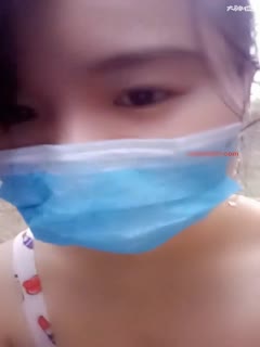 白大眼萌妹温泉直播让人M奶MB,还给别人打飞机这小哥不知道有没有幸福来敲门的感觉 1V